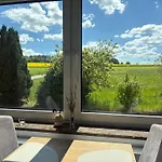 Kamin-apartment Bodanum Mit Eigener Terrasse - Naturnahe Ortsrandlage - Vdsl - 10 Min Zum Nuerburgring アパート *
